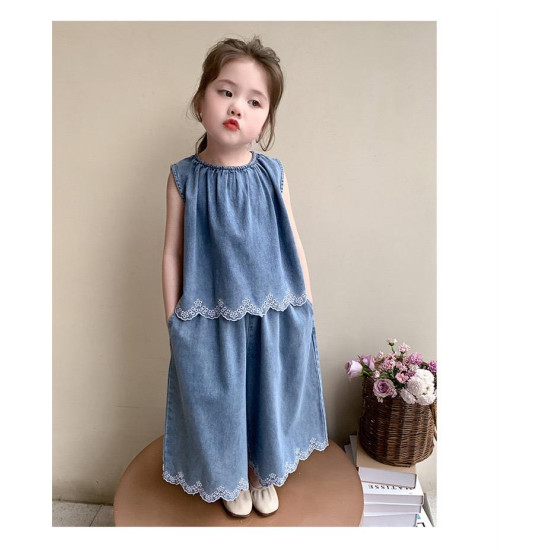 طقم جينز مميز متوفر ٢-٧ سنوات 