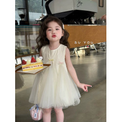 فستان بتاتي باللون البيج مرين ب٣ فيونكات من ٢-٦ سنوات 