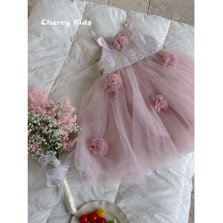 فستان بناتي فاخر توب لامع مع تنورة تل مزينة بالو ود