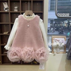 فستان وردي مزين ب٣ وردات 