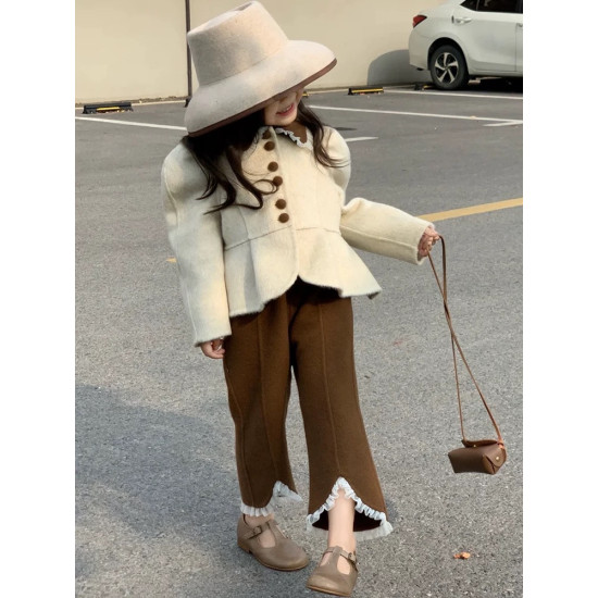 طقم جوخ بناتي باللون البني والبيج