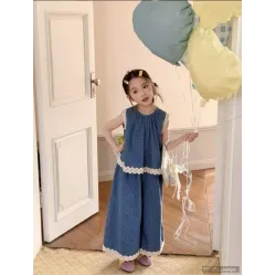 طقم جينز مميز من ٤-٩ سنوات