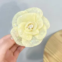 وردة صفراء