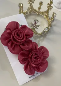 قطعتان ورد لون برغندي