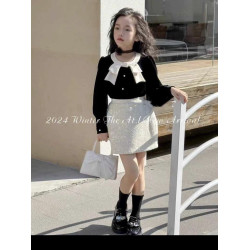 طقم بناتي من ٤-٩ سنوات 